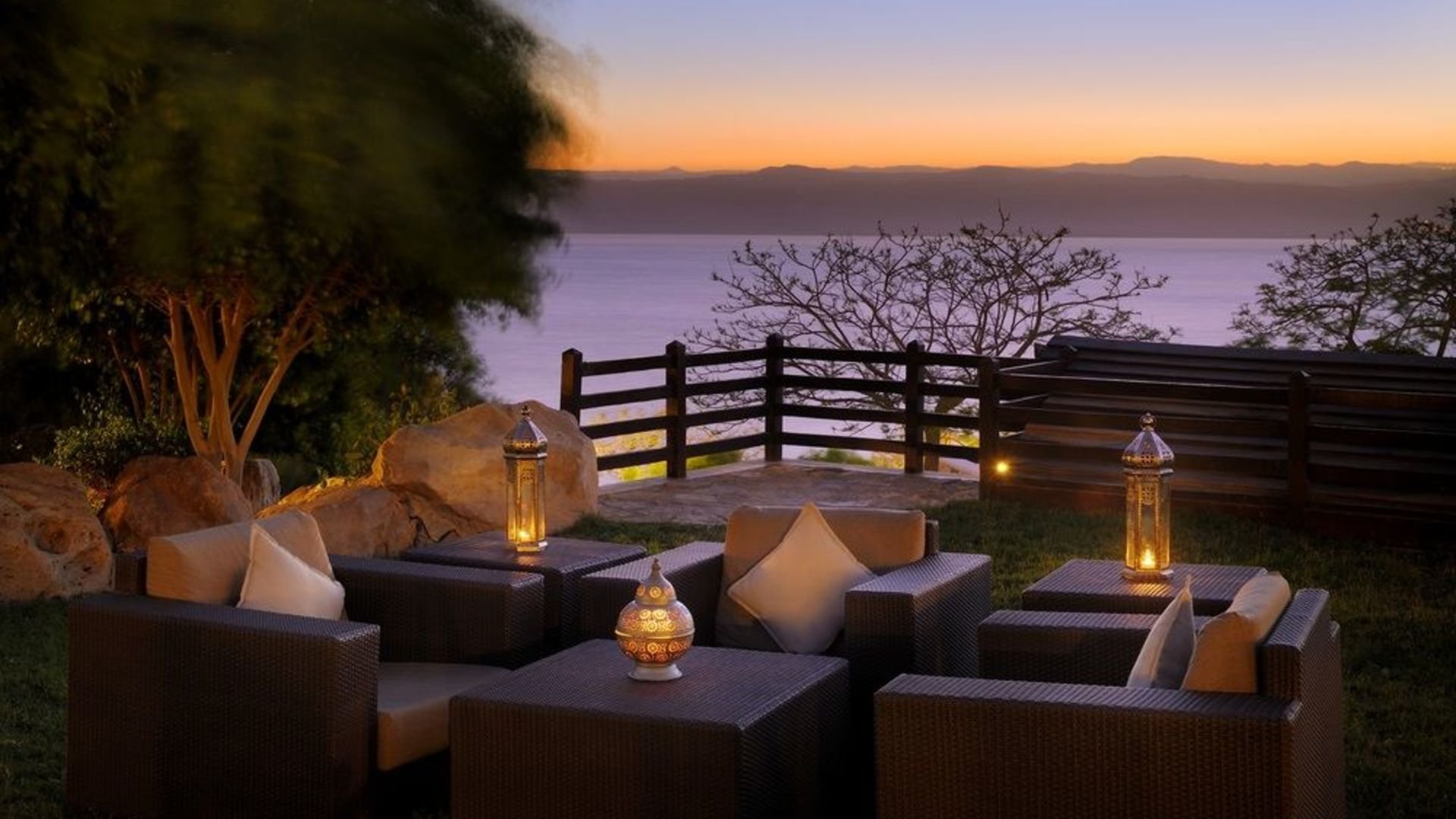 Уютный был вечер. Jordan Valley Marriott Resort & Spa. Вечер на террасе. Красивого вечера. Терраса у моря.