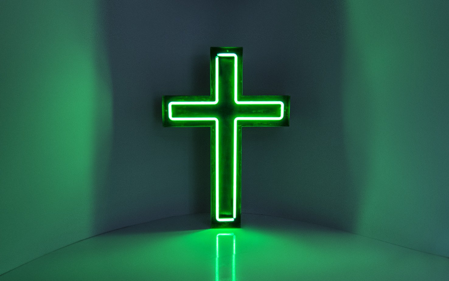 Фонк крест. «Зеленый крест» (Green Cross International). Неоновый крест. Крест с неоновой подсветкой. Крест на зеленом фоне.