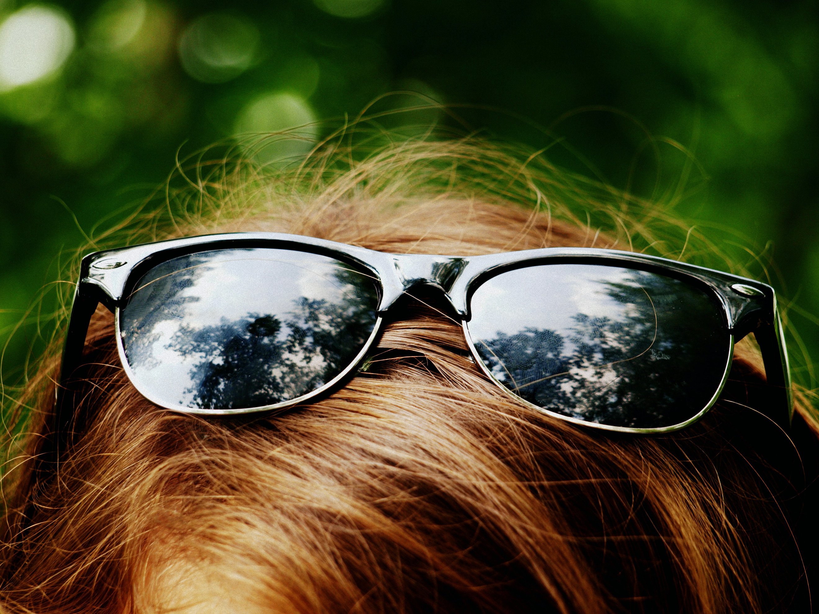 An s sunglasses. Солнечные очки. Солнцезащитные очки на голове. Крутые солнечные очки. Фотосессия в очках солнечных.