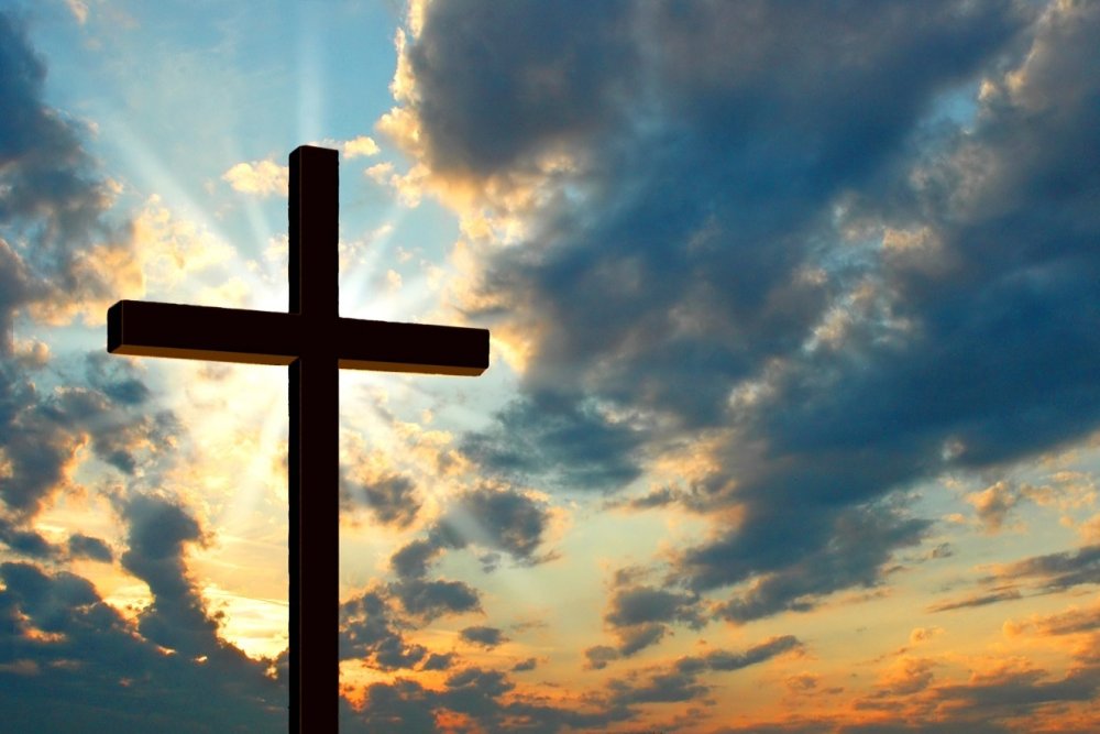 Крест на закате