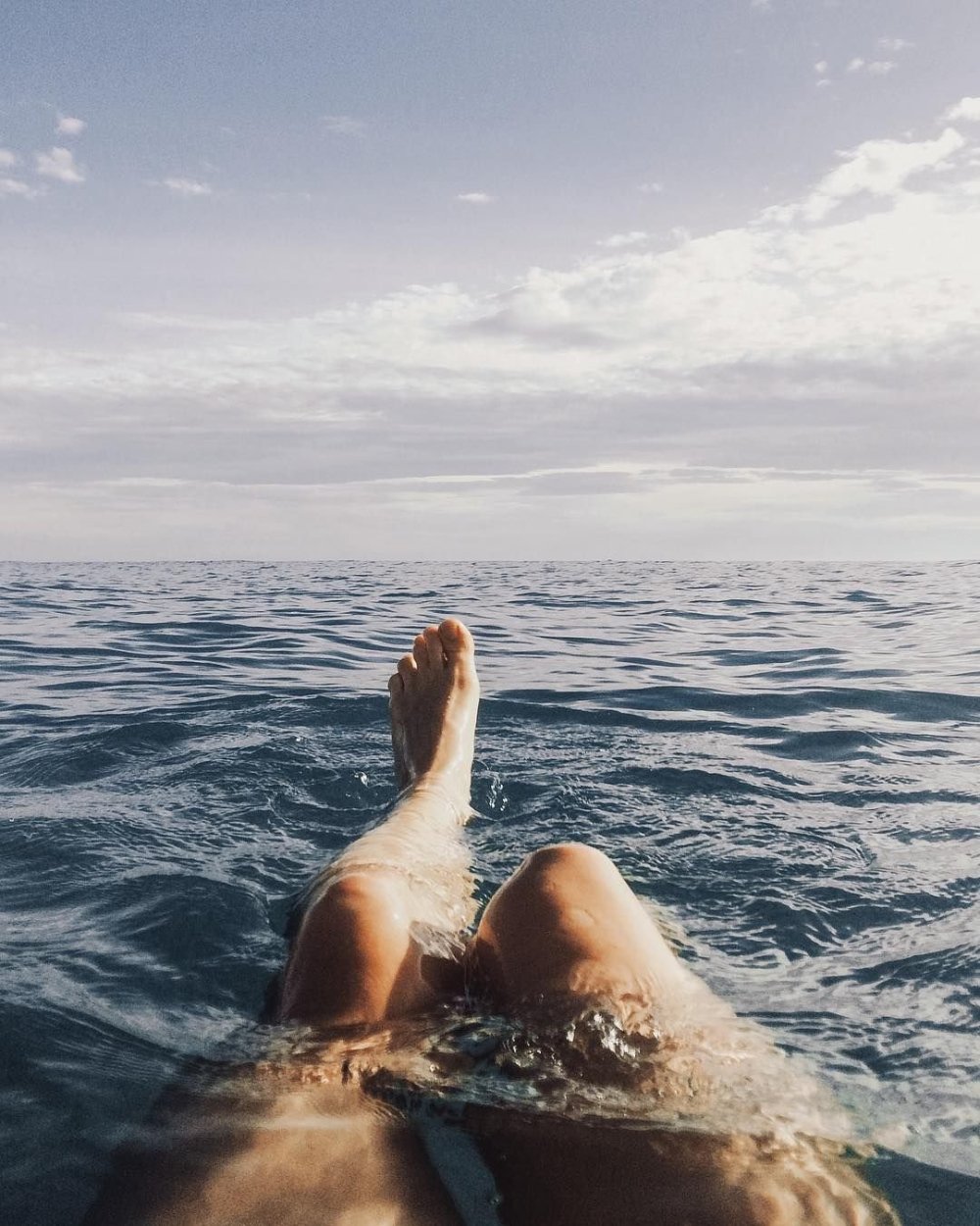 Ноги на море девушки