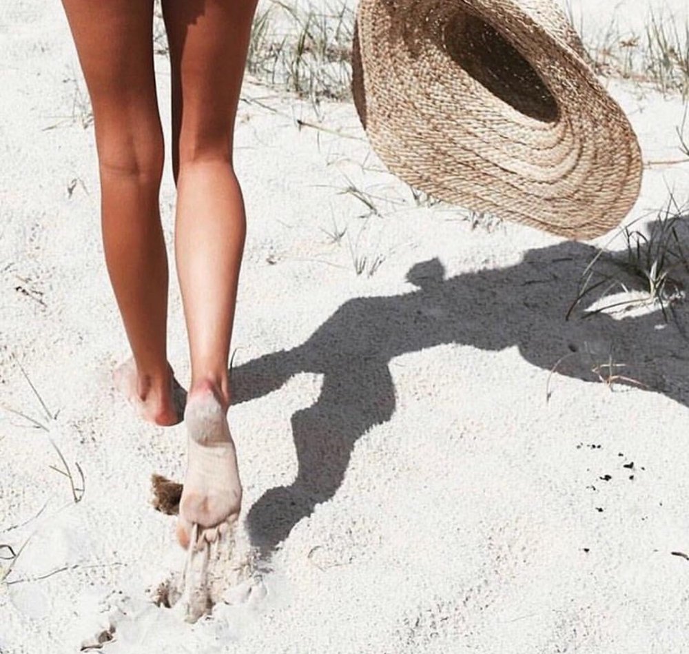 Лето пляж ноги