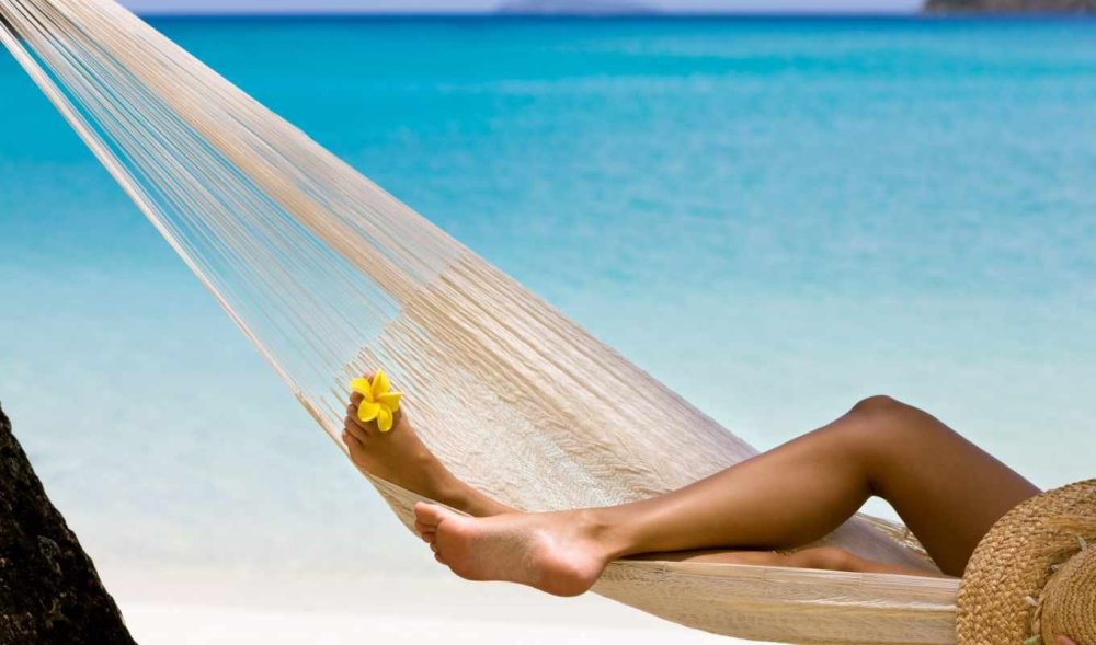 Женщина в гамаке
