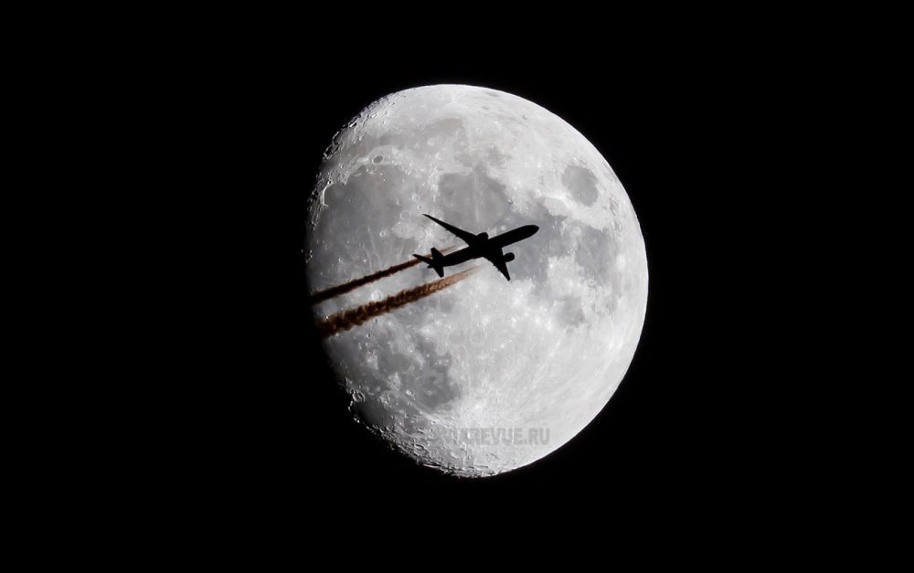 Самолеты из космоса