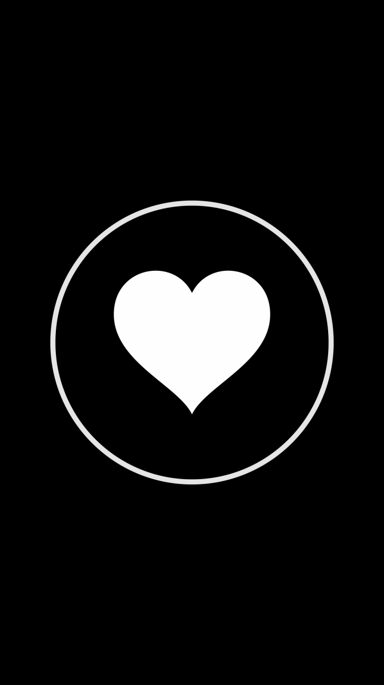 Белое сердце на черном фоне