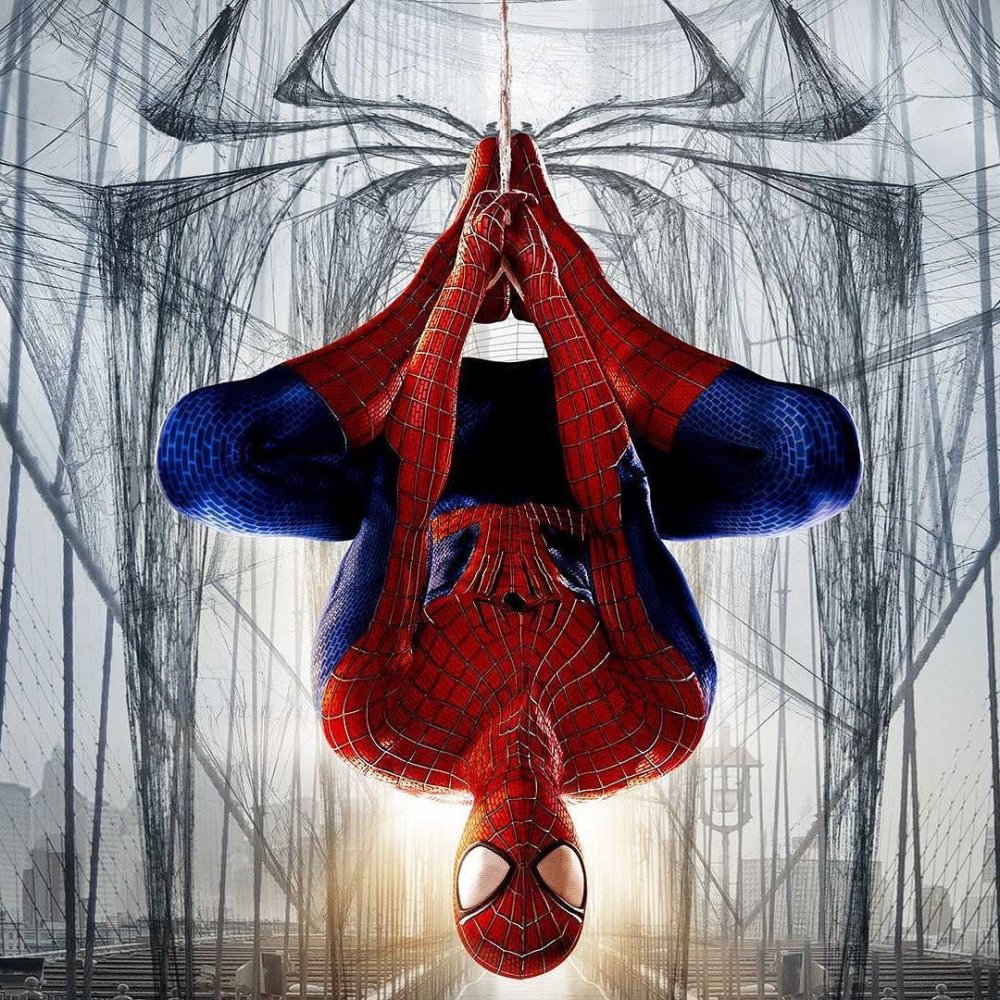 Человек паук вниз головой