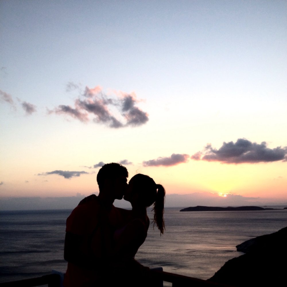 Мужчина и женщина на море