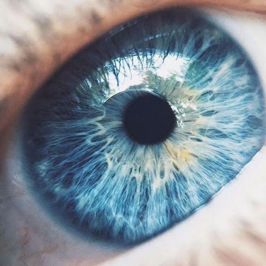 Голубые глаза