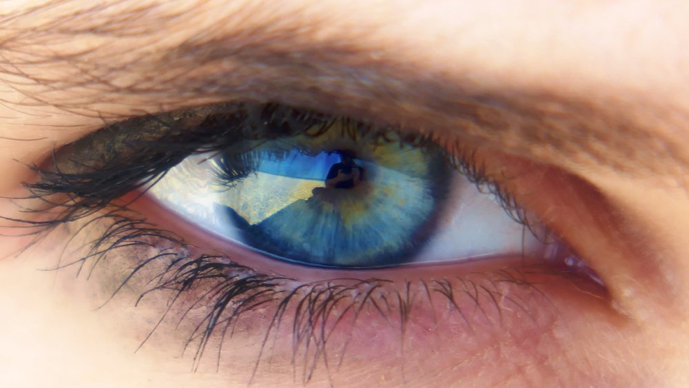 Красивые голубые глаза