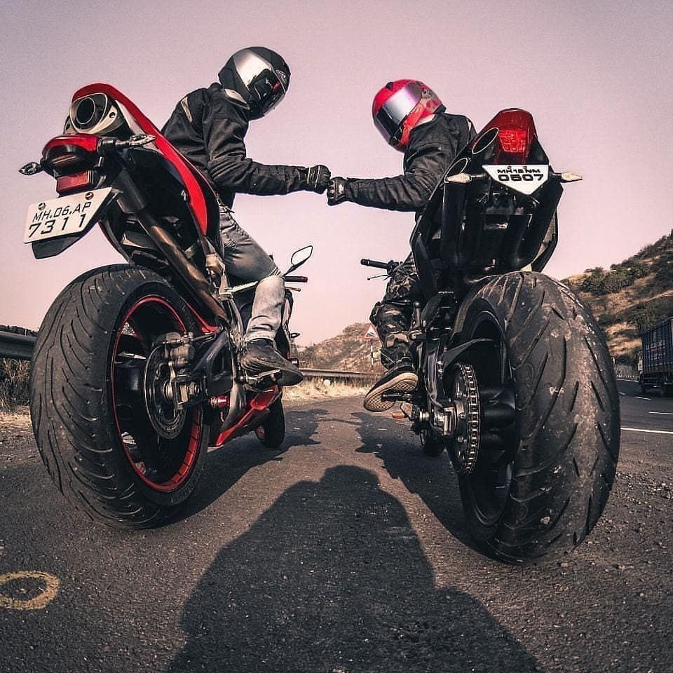 Два мотоциклиста