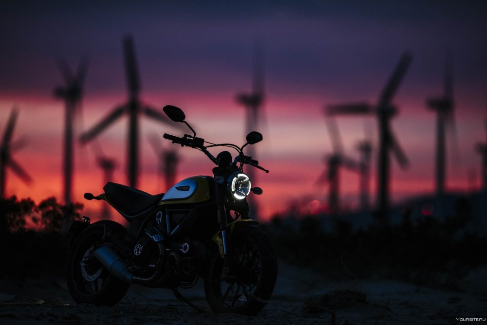 Мотоцикл вечер