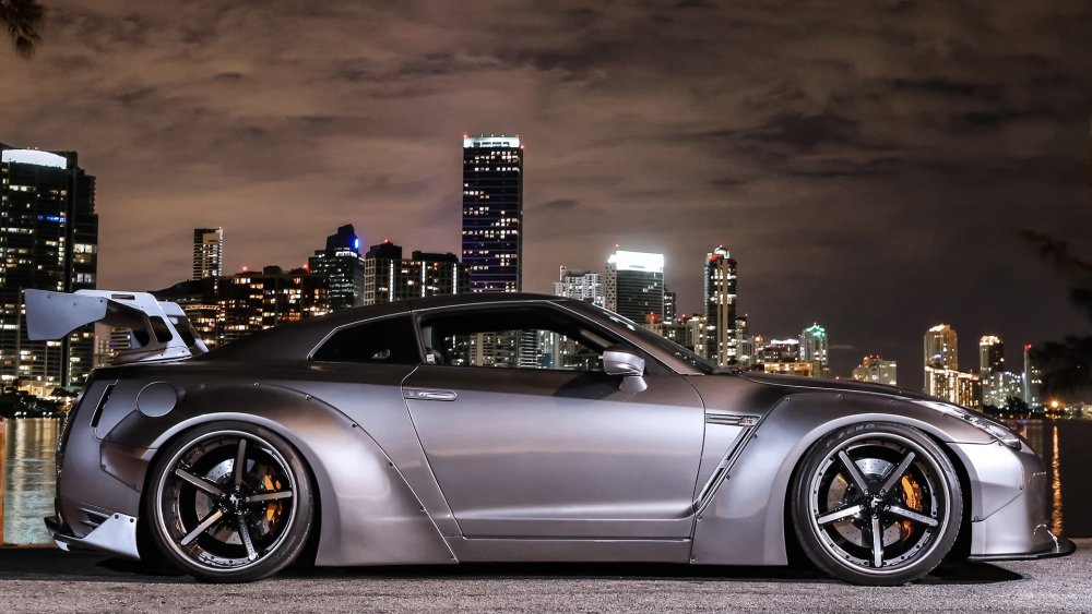 Ниссан Скайлайн GTR 35