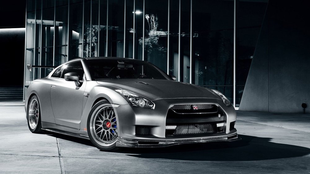 Nissan Skyline GTR r35 сзади
