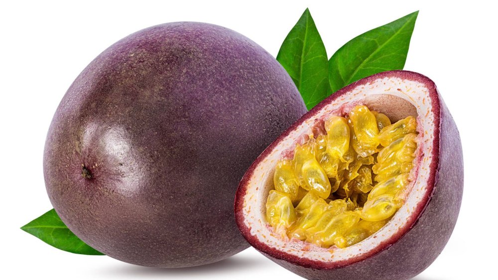 Экзотические тропические фрукты маракуйя