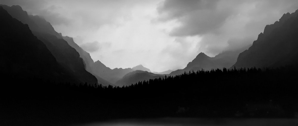 Темные горы Эстетика