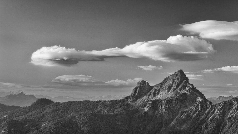 Темные горы