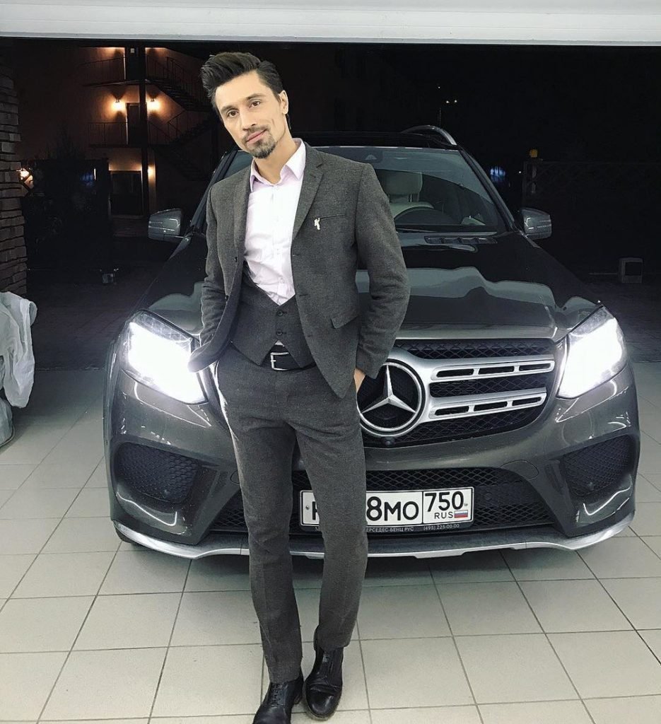 Парень в машине