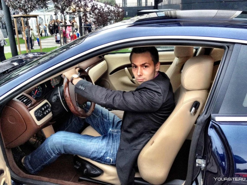 БМВ х6 у МГУ