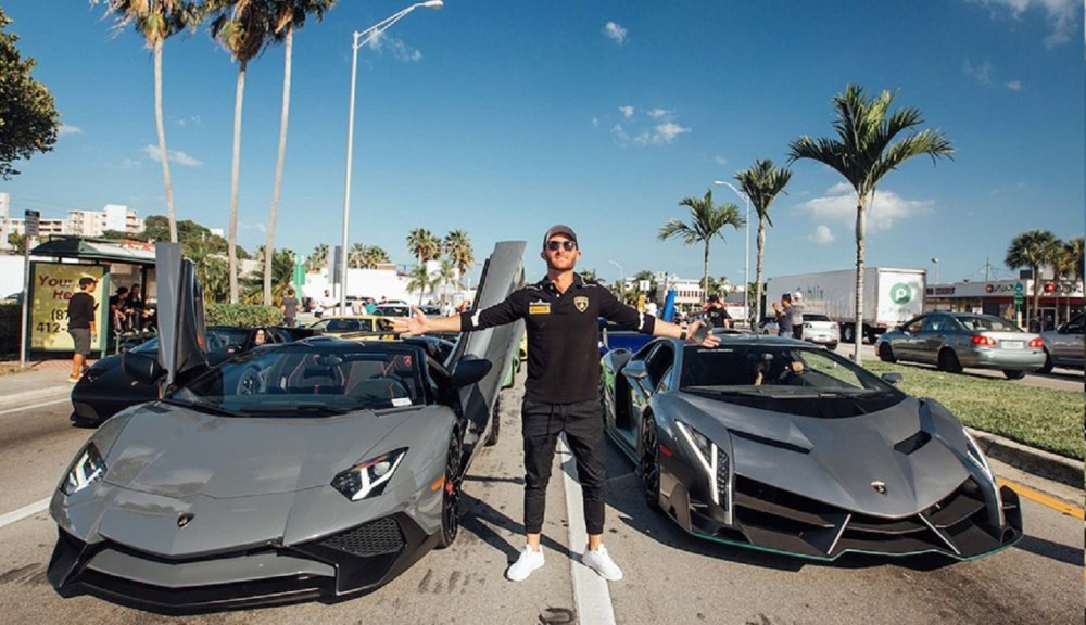 Парень с Ламборджини