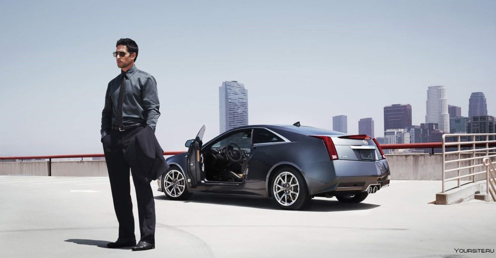 Парень на крутой тачке