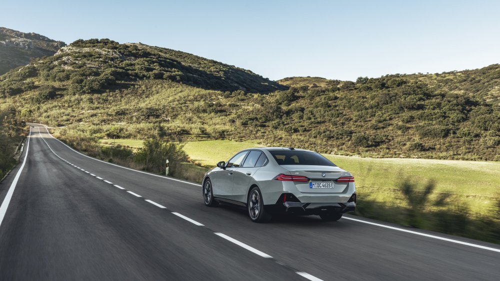 БМВ 4 черная