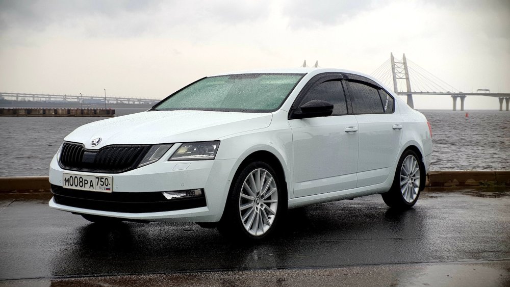 Skoda Octavia RS logo
