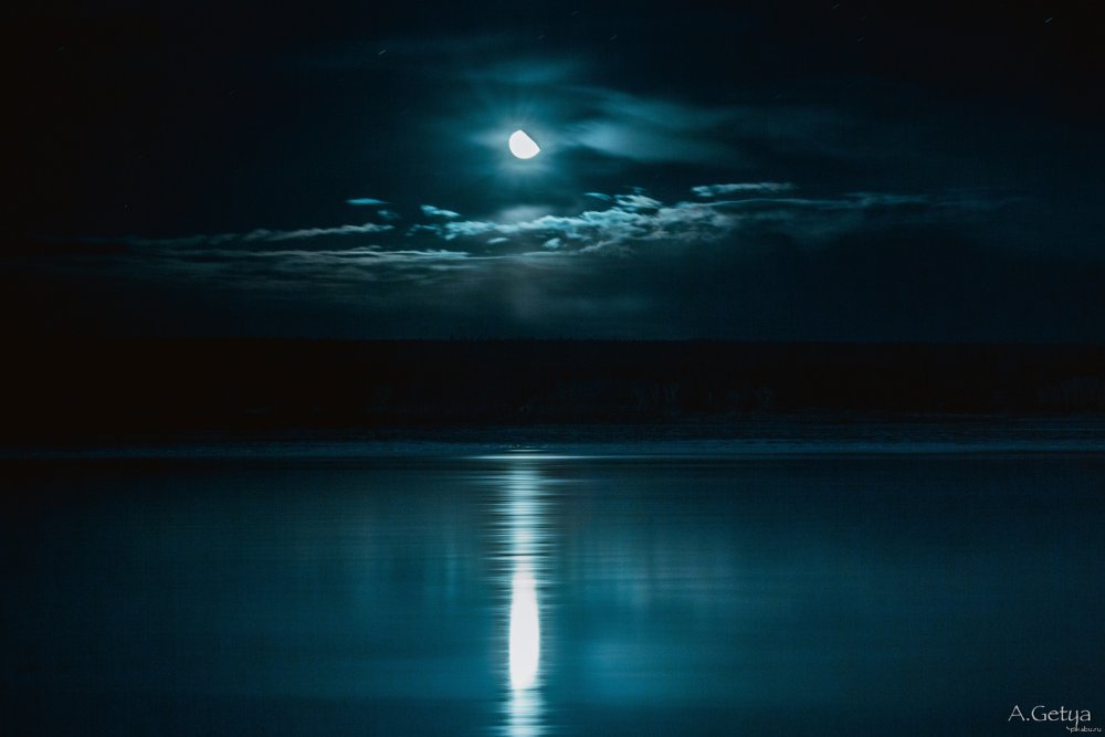 Отражение Луны