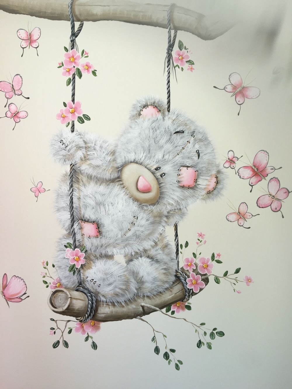 Мишка Тедди на голубом фоне