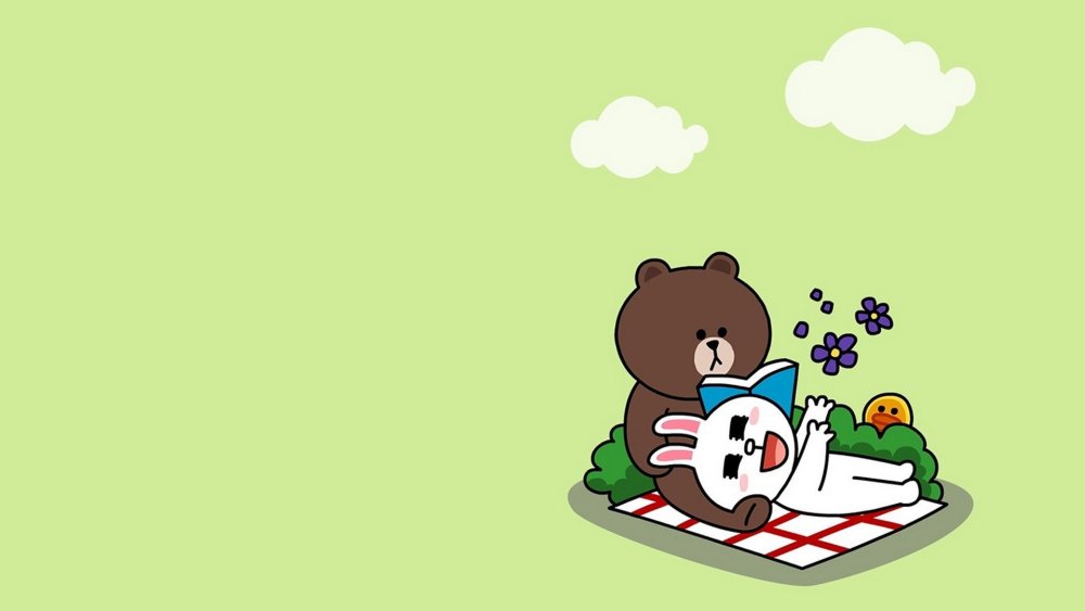 Мишка на голубом фоне