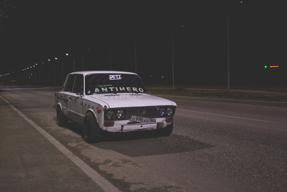 Девушки и Жигули