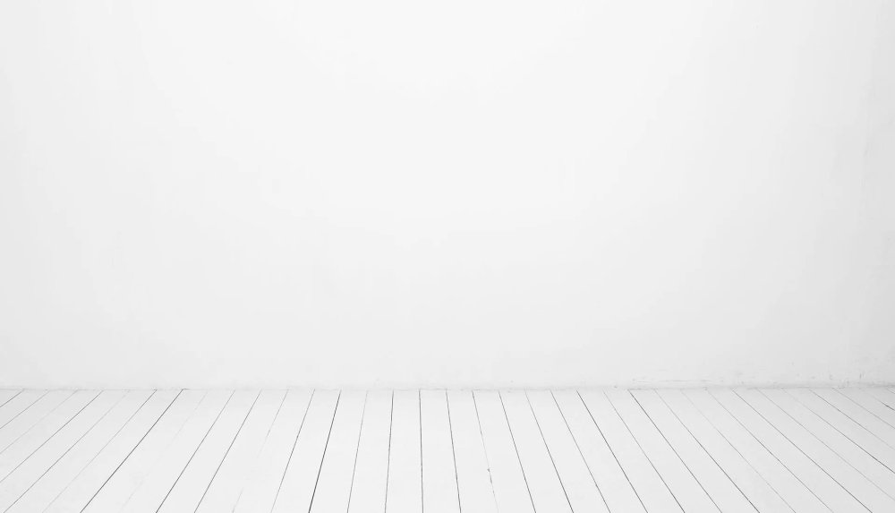 Пустая белая стена