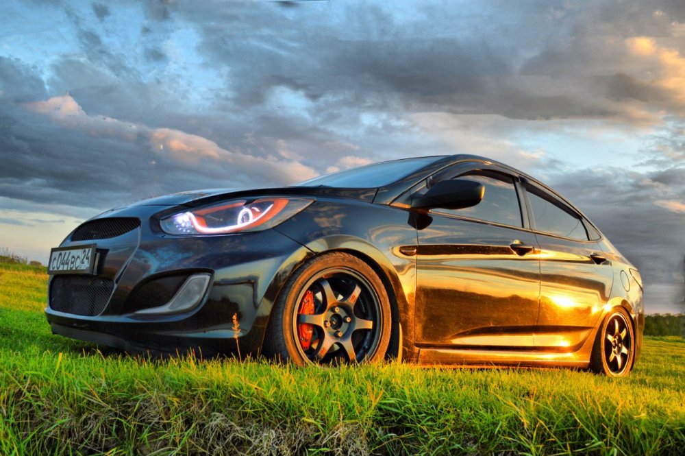 Hyundai Verna stance