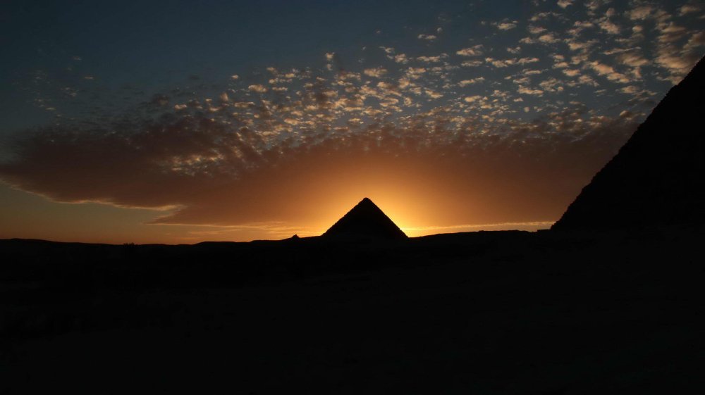 Пирамида Хеопса ночью