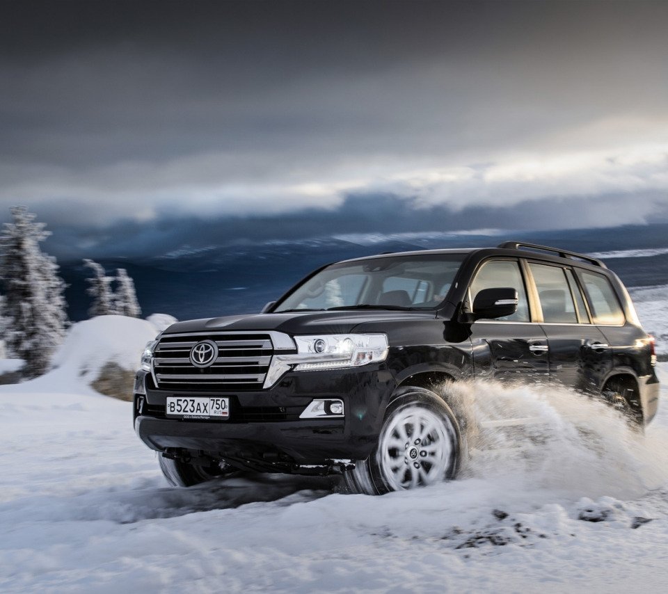 Toyota Land Cruiser 200 новый кузов