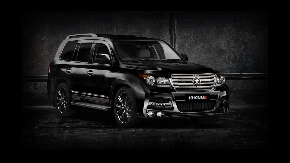 Toyota Land Cruiser 200 Black Tuning