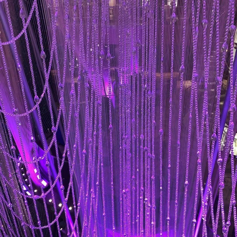 Смайлики на фиолетовом фоне