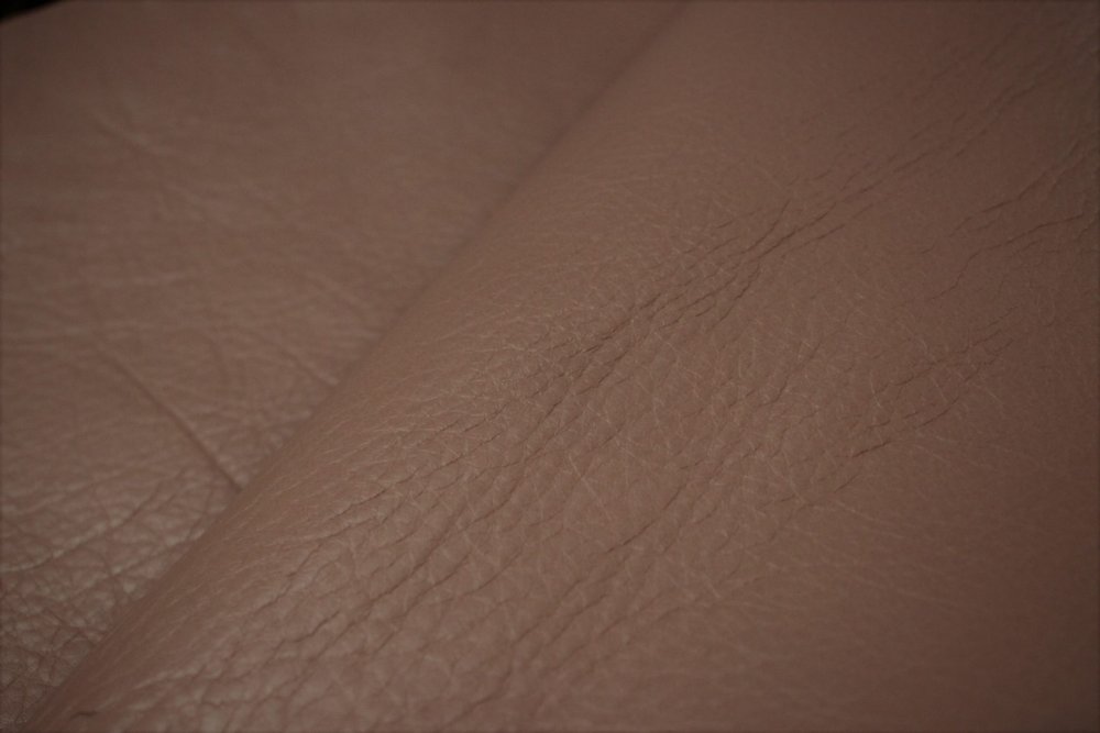 Кухня кофейного цвета в интерьере