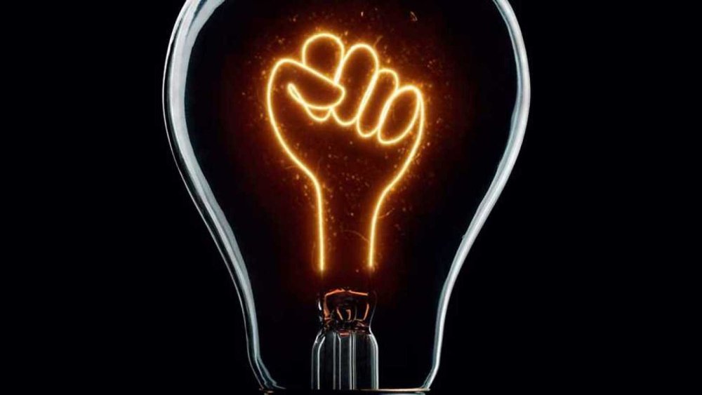 Лампочка с надписью идея