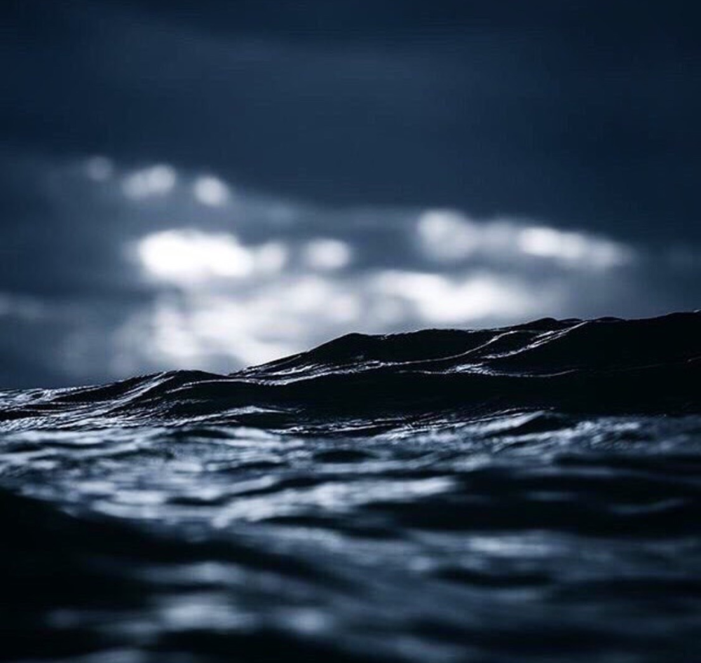 Темное море