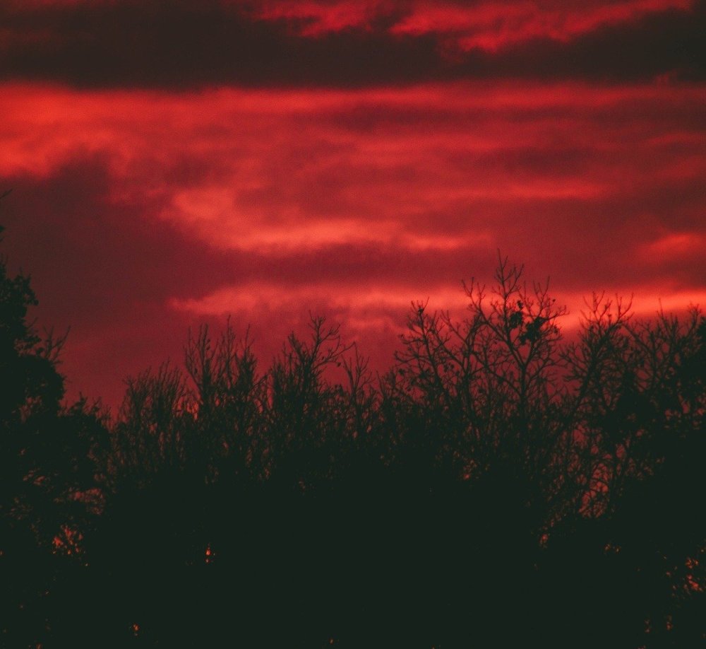 Красный бархат фон