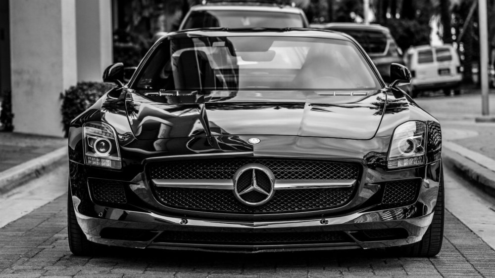 Мерседес-Бенц AMG 63 черный