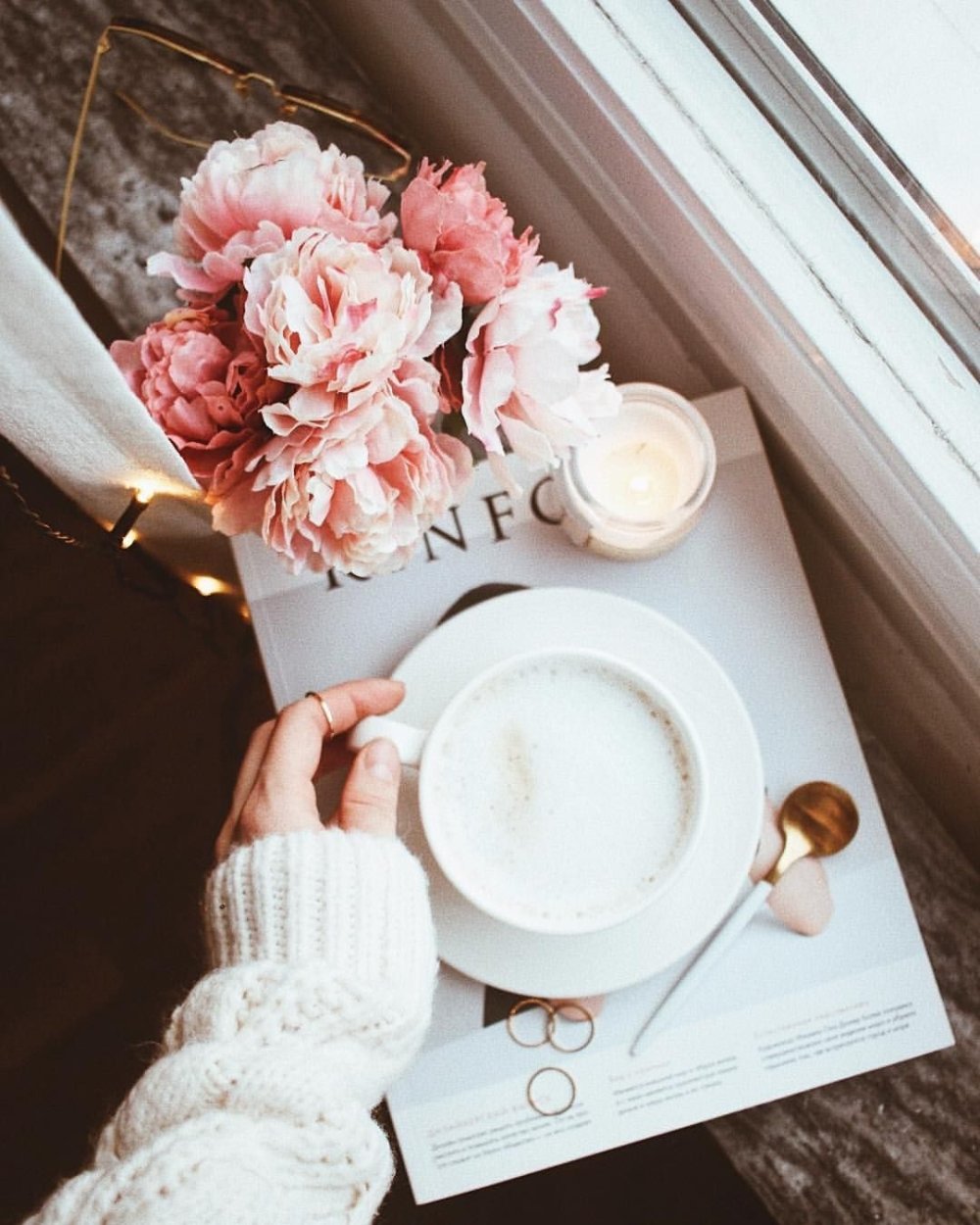 Девушка кофе цветы