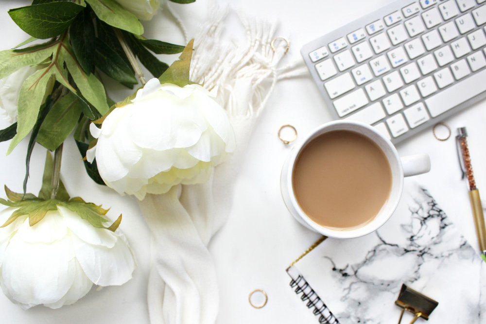 Ноутбук белые цветы