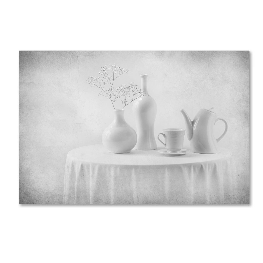 Натюрморт белое на белом