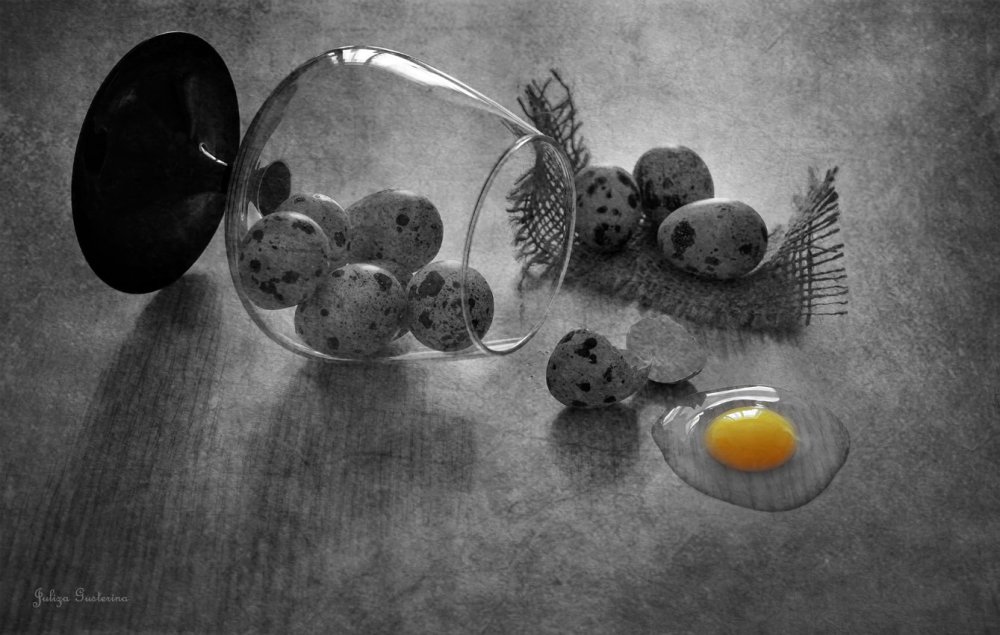 Натюрморт в черно-белом цвете