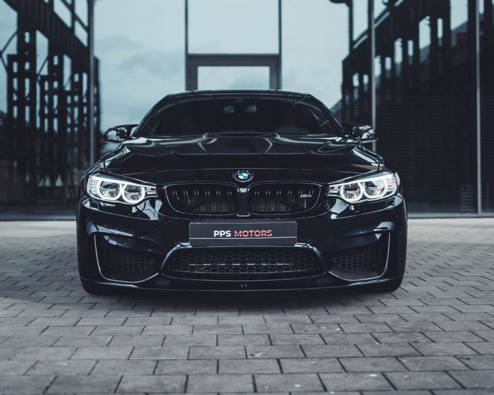 БМВ f10 в темноте