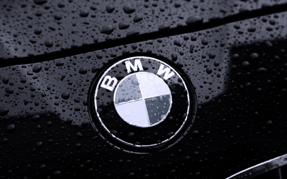 Обои на рабочий стол черный фон