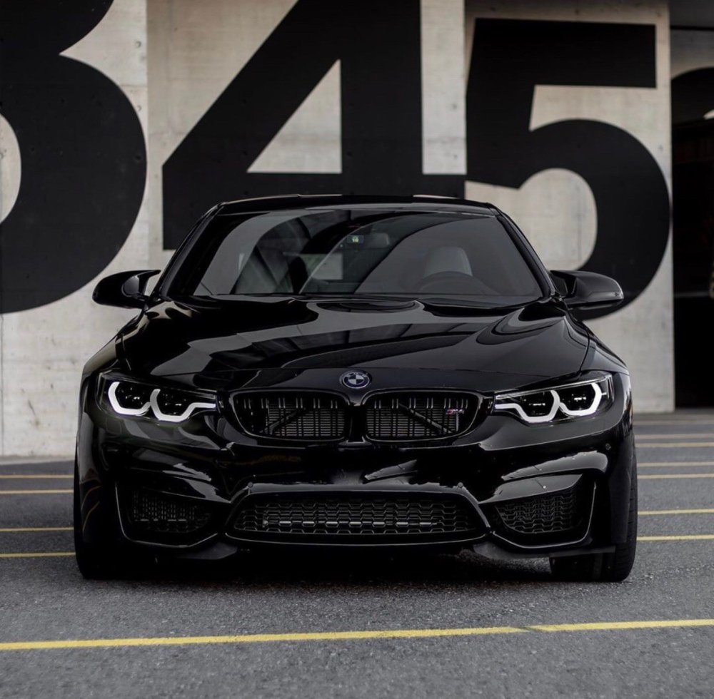 БМВ е39 в темноте