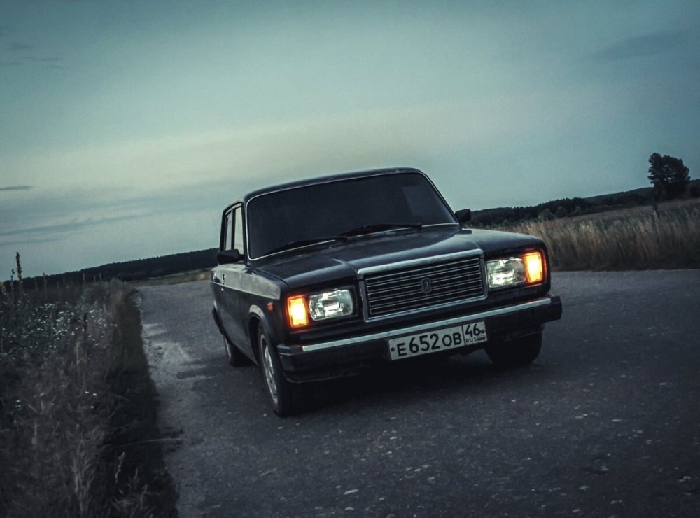 Жигули ВАЗ 2107 черный