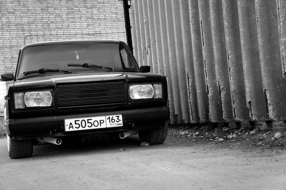 ВАЗ 2107 черная бандитская